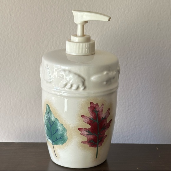 FAVORITE THINGS Leaf and Woodland Animals Soap Dispenser - Picture 2 of 4